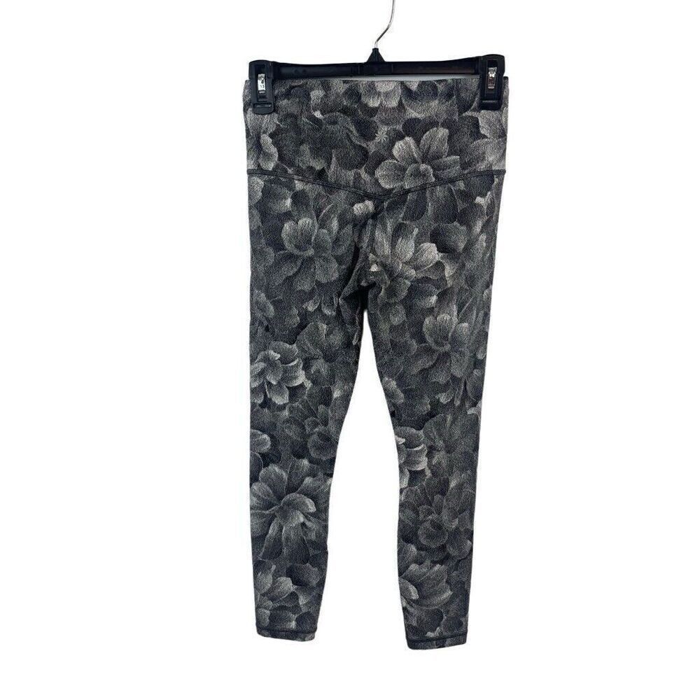 Athleta Black White Elation Floral‎ Textured Tight Legging Size XS - Picture 2 of 9